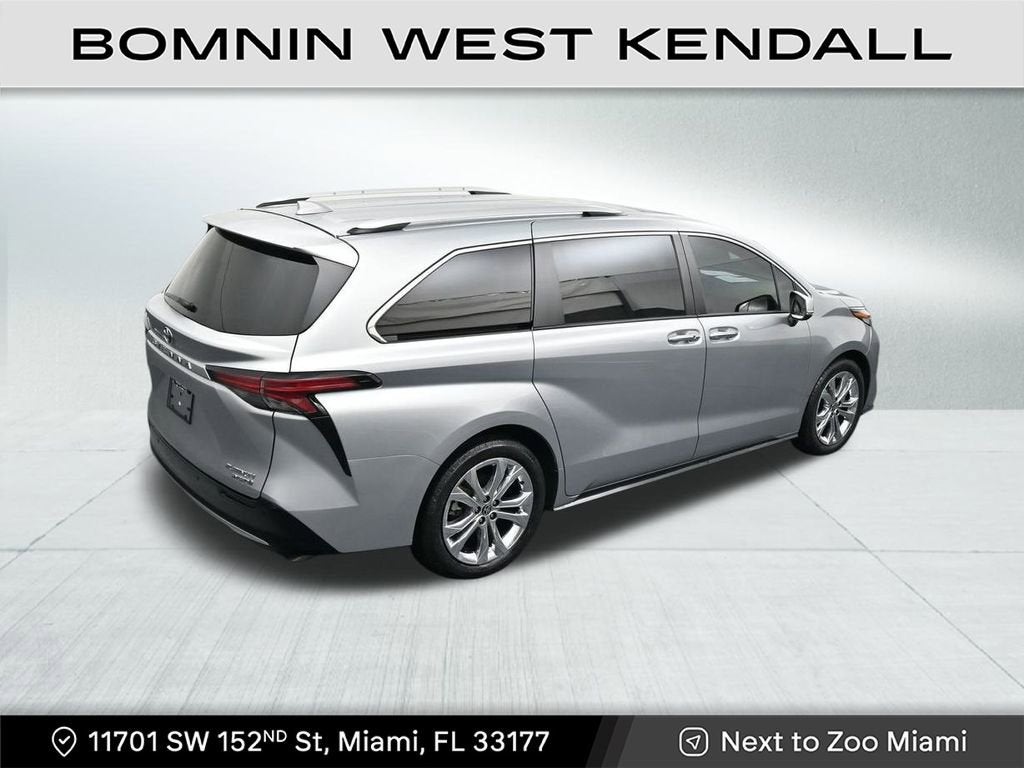 2023 Toyota Sienna Platinum