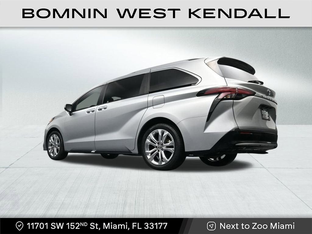 2023 Toyota Sienna Platinum