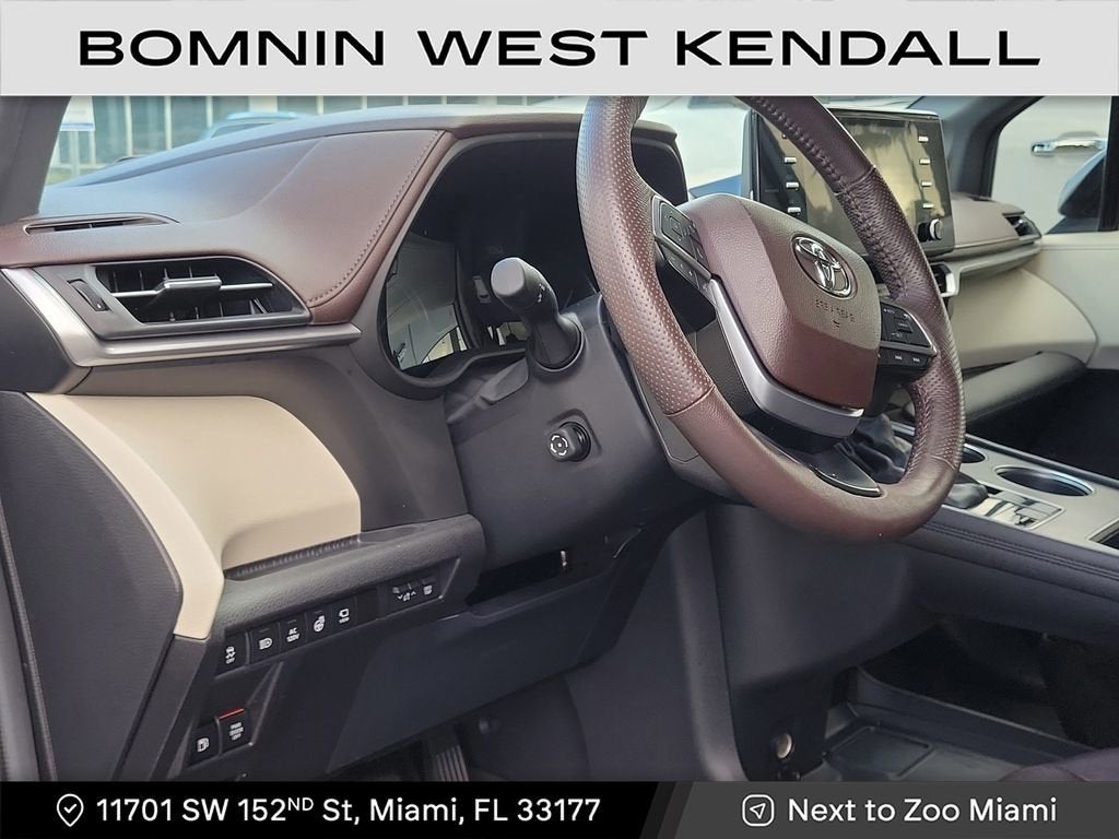 2023 Toyota Sienna Platinum