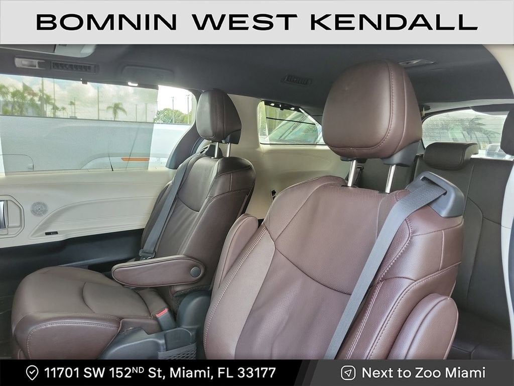 2023 Toyota Sienna Platinum