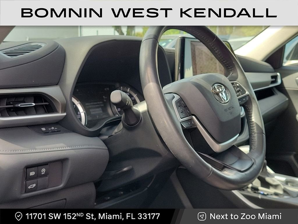 2024 Toyota Highlander LE