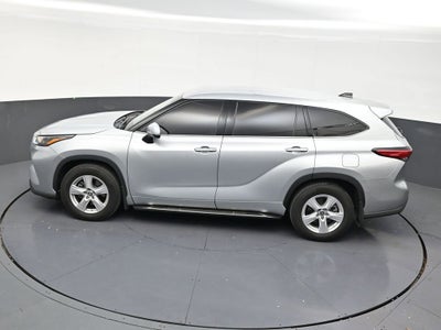 2022 Toyota Highlander LE