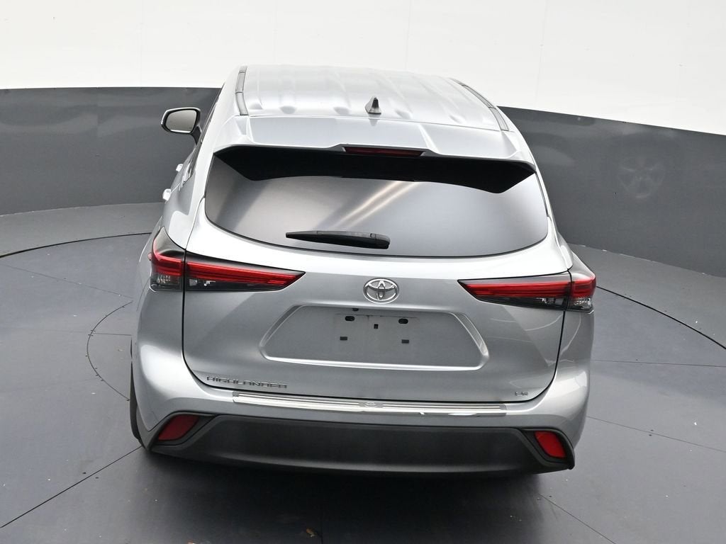 2022 Toyota Highlander LE