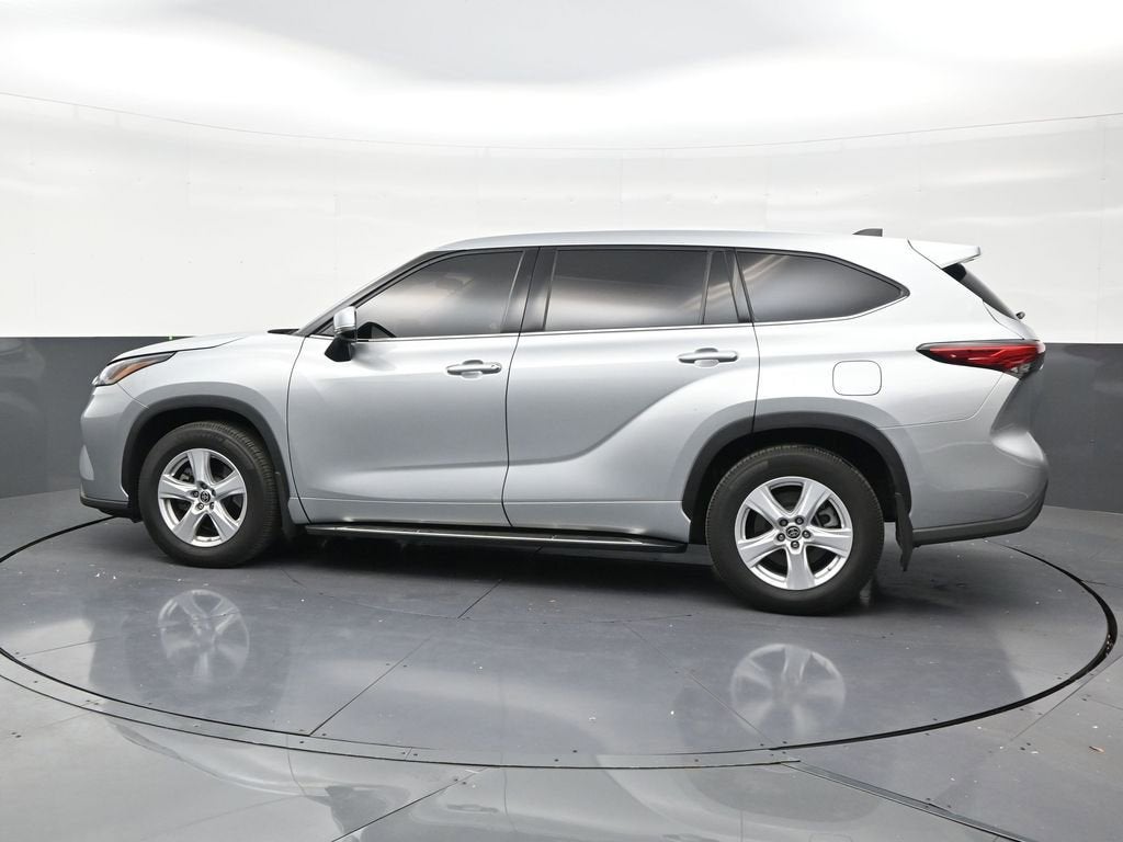 2022 Toyota Highlander LE