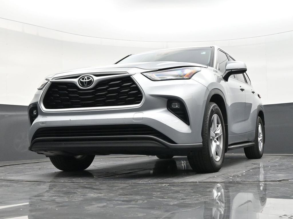 2022 Toyota Highlander LE