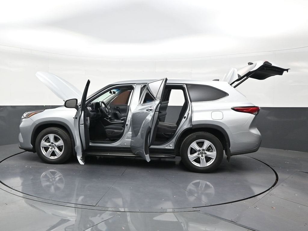 2022 Toyota Highlander LE