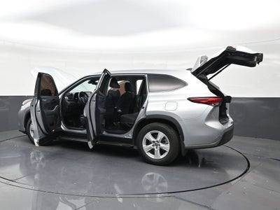2022 Toyota Highlander LE