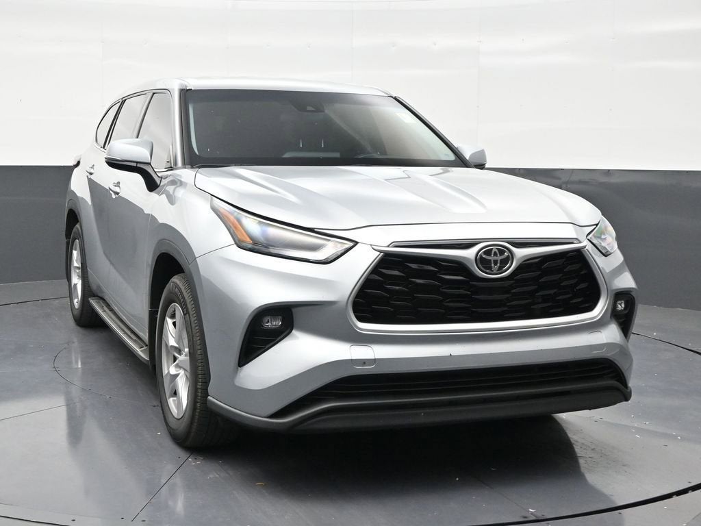 2022 Toyota Highlander LE