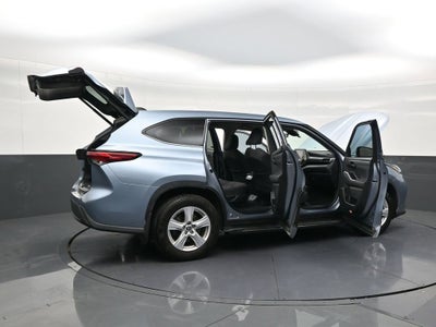 2022 Toyota Highlander LE