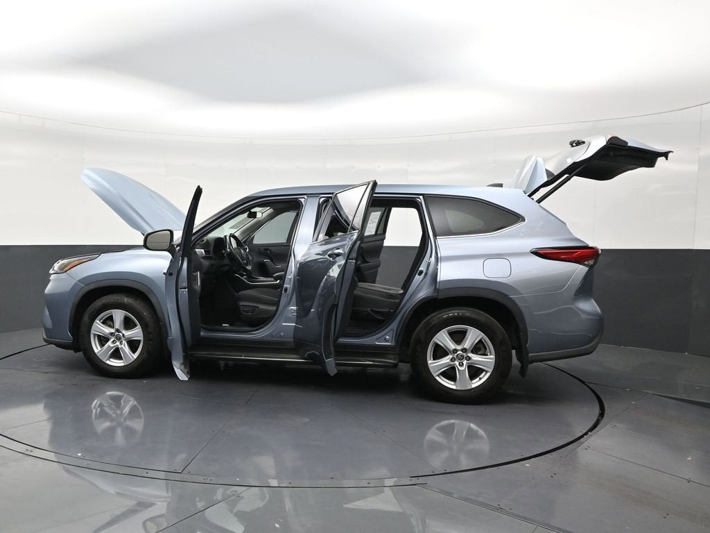 2022 Toyota Highlander LE
