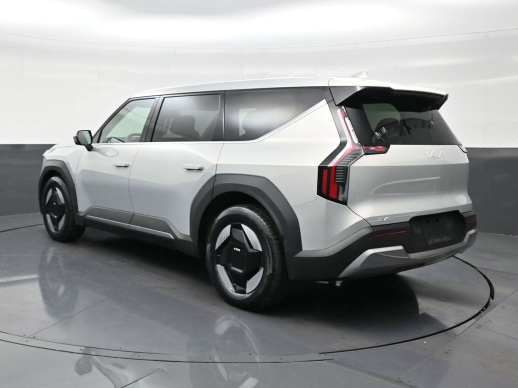 2026 Kia EV9 Light Long Range