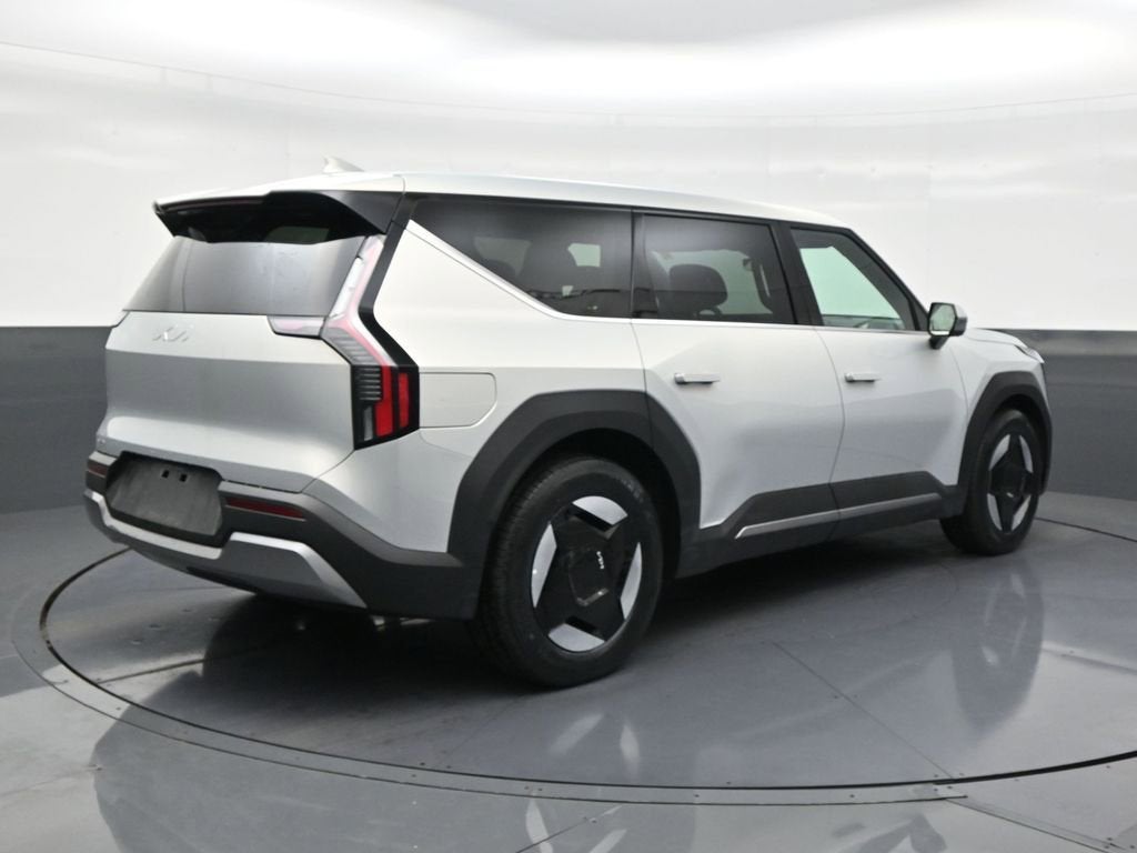 2026 Kia EV9 Light Long Range