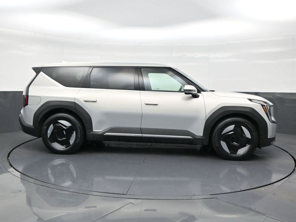 2026 Kia EV9 Light Long Range