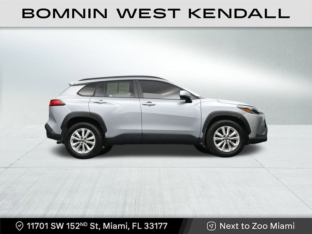 2024 Toyota Corolla Cross LE