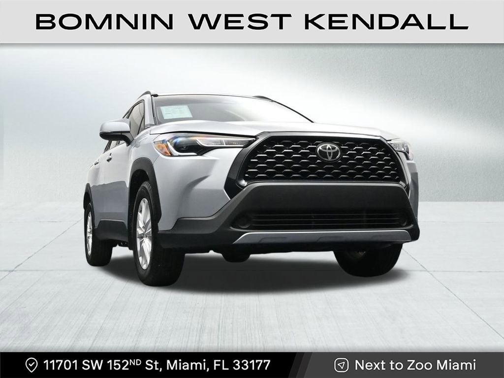 2024 Toyota Corolla Cross LE