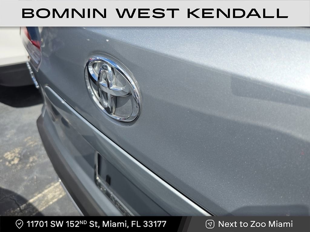 2024 Toyota Corolla Cross LE