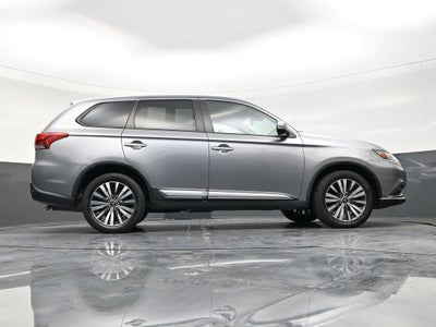 2020 Mitsubishi Outlander SE