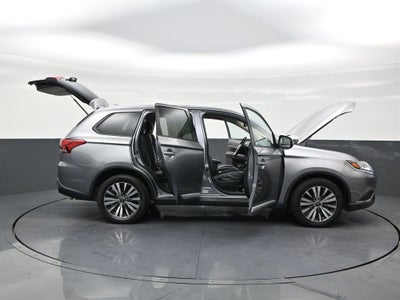 2020 Mitsubishi Outlander SE