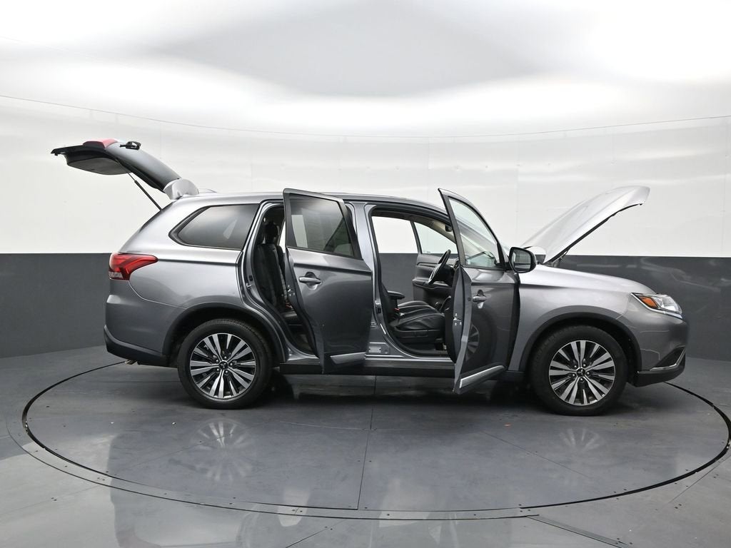 2020 Mitsubishi Outlander SE