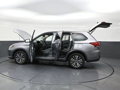 2020 Mitsubishi Outlander SE