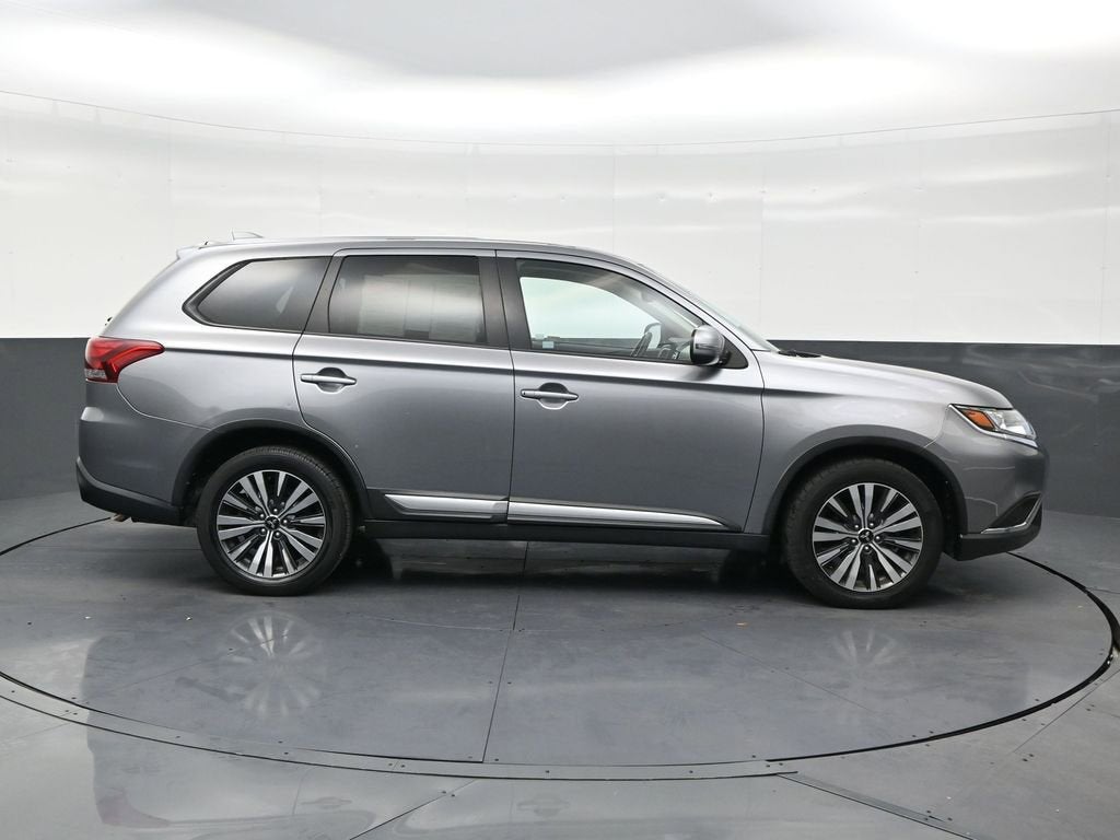 2020 Mitsubishi Outlander SE