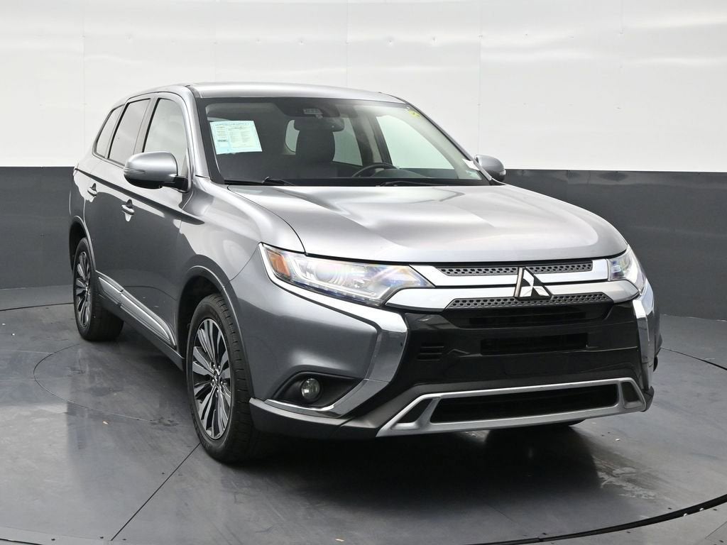 2020 Mitsubishi Outlander SE