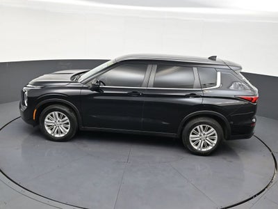 2024 Mitsubishi Outlander ES