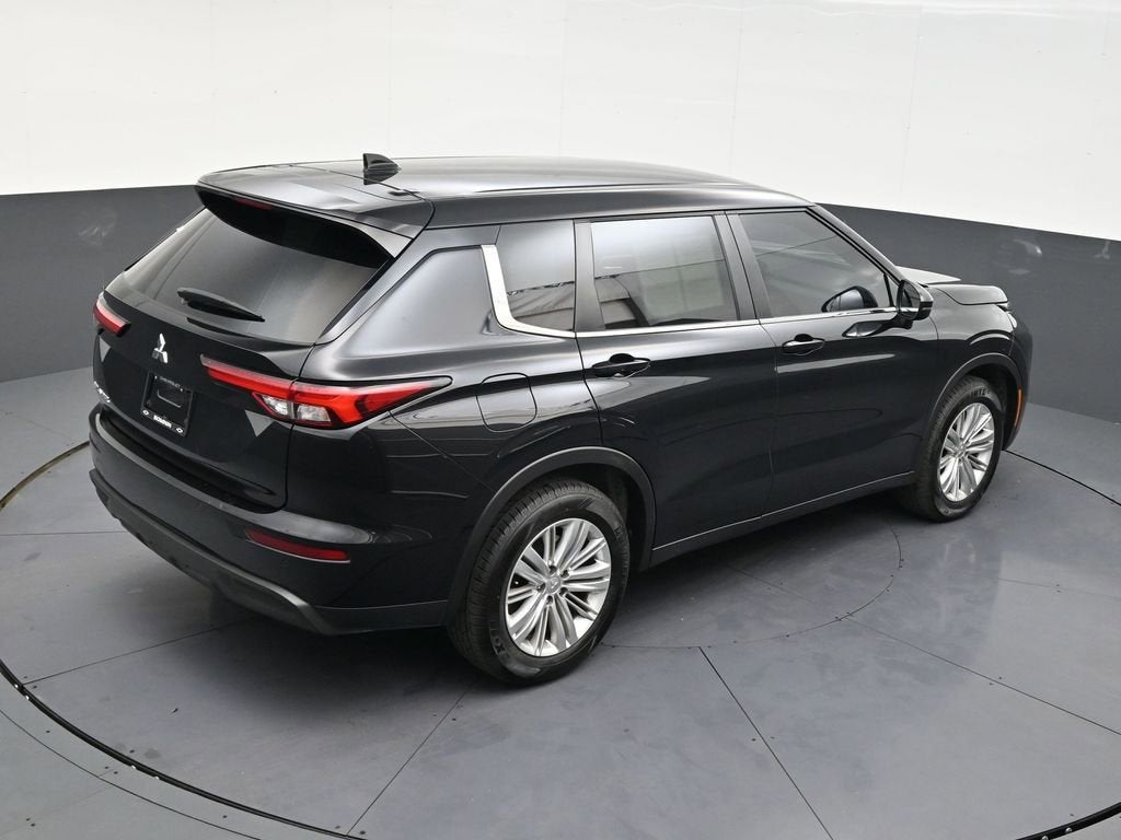 2024 Mitsubishi Outlander ES