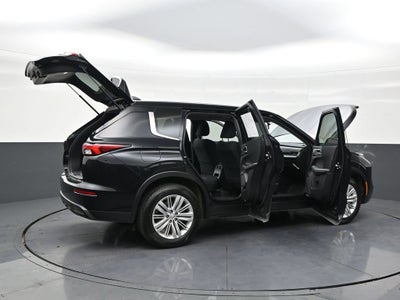 2024 Mitsubishi Outlander ES