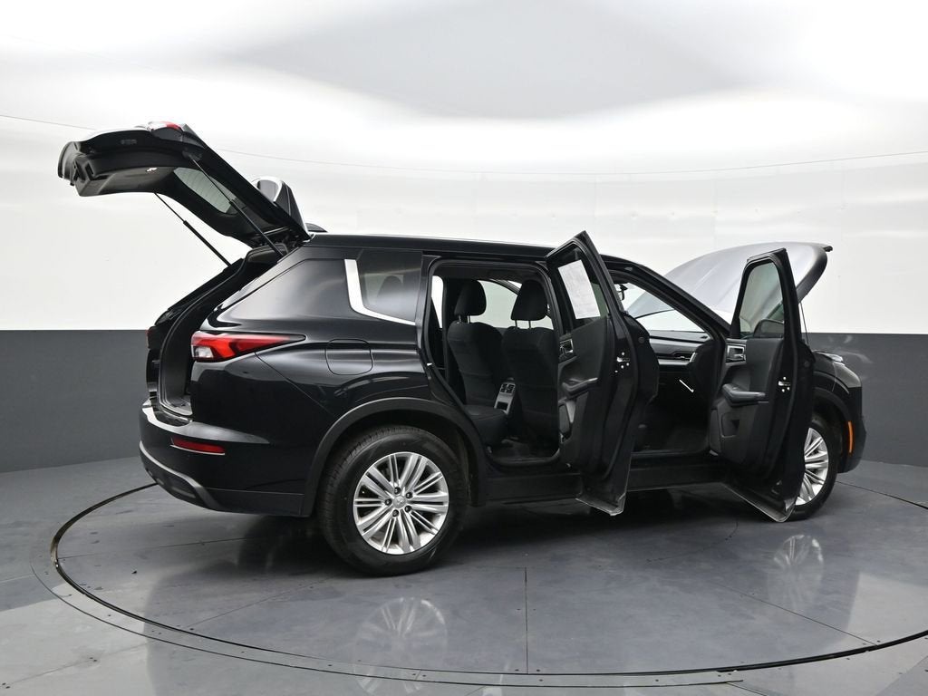 2024 Mitsubishi Outlander ES