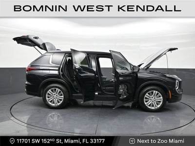 2024 Mitsubishi Outlander ES