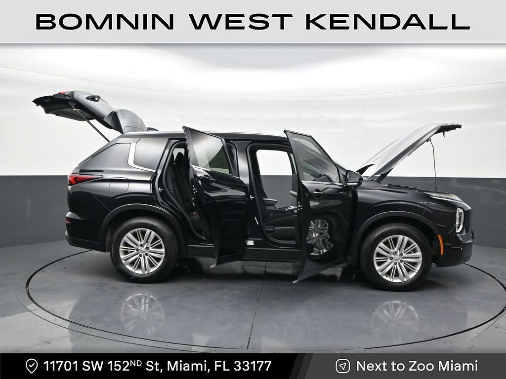 2024 Mitsubishi Outlander ES
