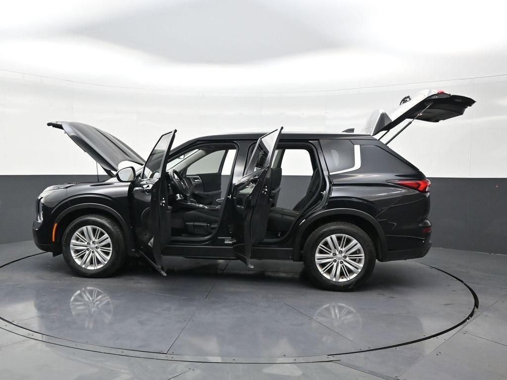 2024 Mitsubishi Outlander ES
