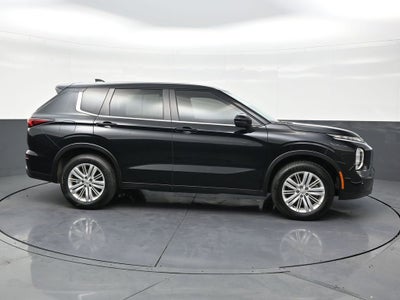 2024 Mitsubishi Outlander ES