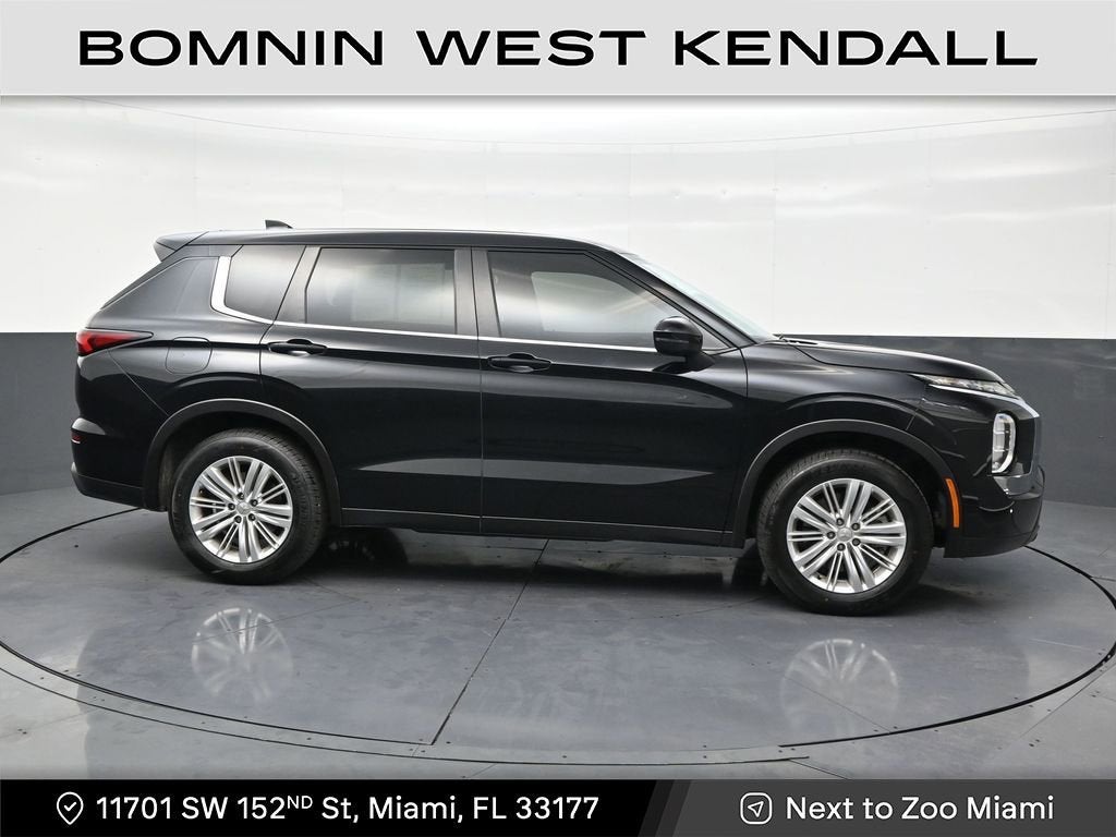 2024 Mitsubishi Outlander ES