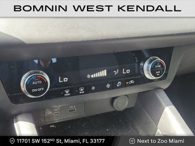 2024 Mitsubishi Outlander ES