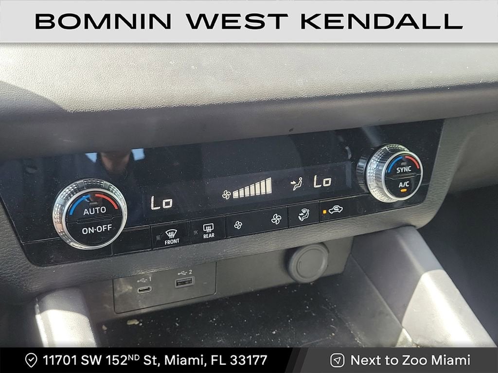 2024 Mitsubishi Outlander ES