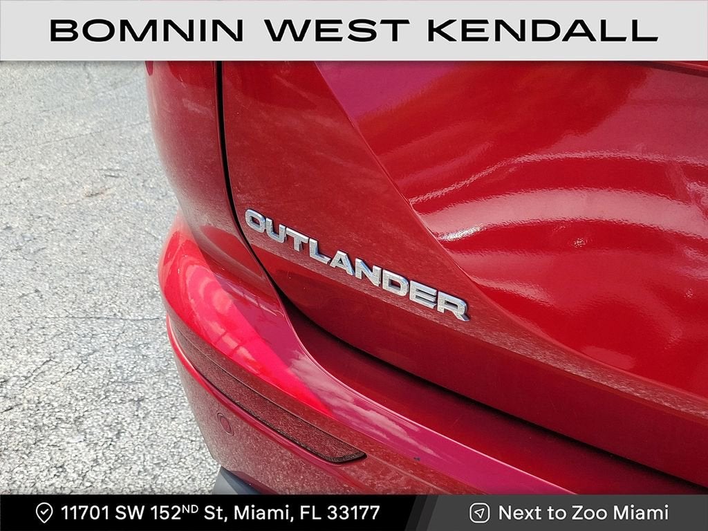 2024 Mitsubishi Outlander ES