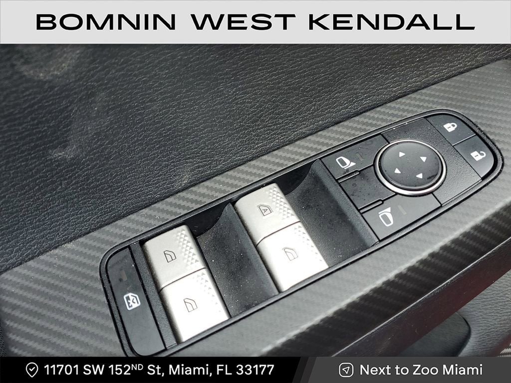 2024 Mitsubishi Outlander ES