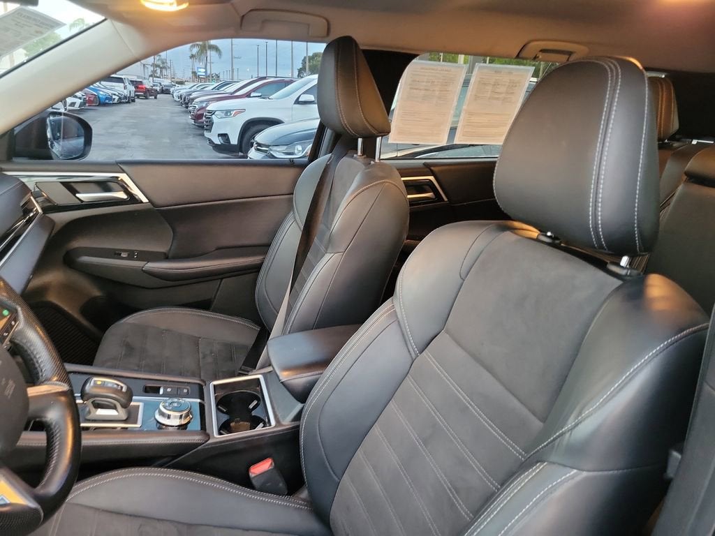 2024 Mitsubishi Outlander SE