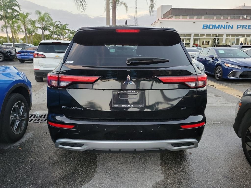 2024 Mitsubishi Outlander SE