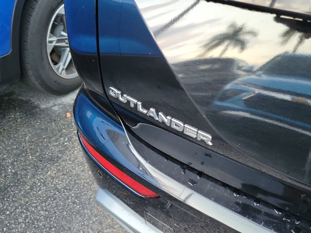 2024 Mitsubishi Outlander SE