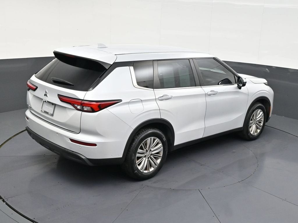 2022 Mitsubishi Outlander ES