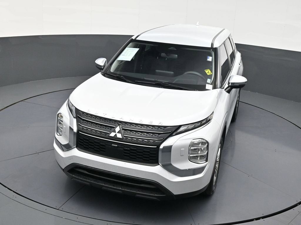 2022 Mitsubishi Outlander ES