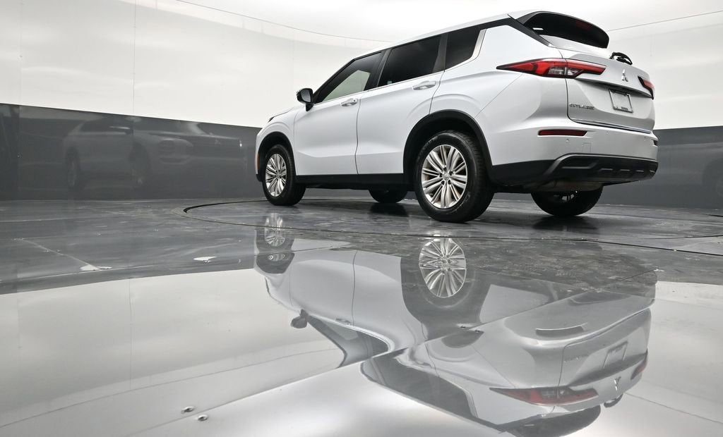 2022 Mitsubishi Outlander ES