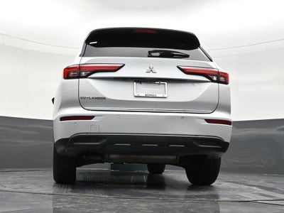 2022 Mitsubishi Outlander ES