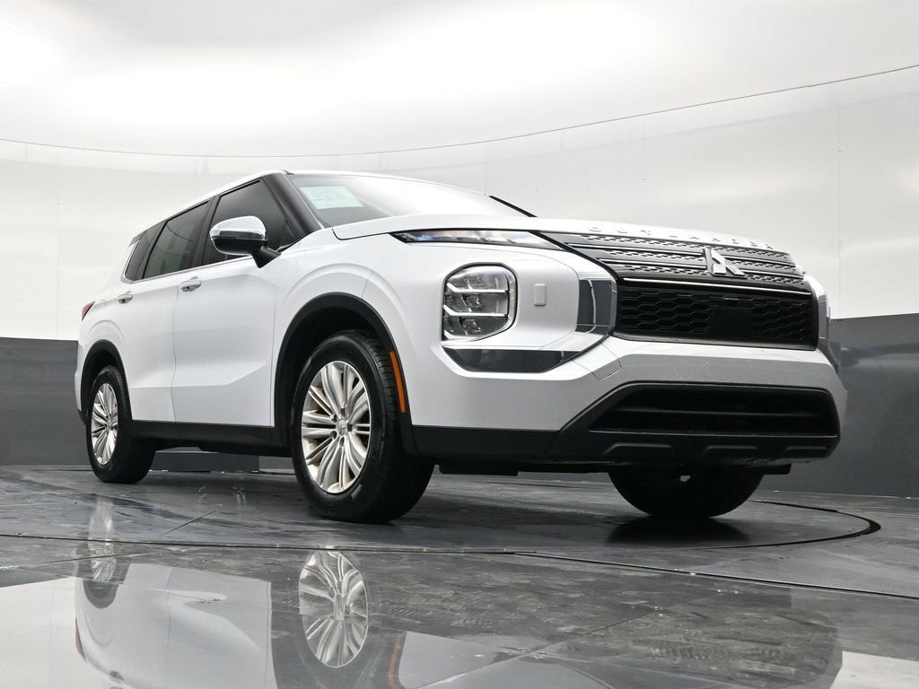 2022 Mitsubishi Outlander ES