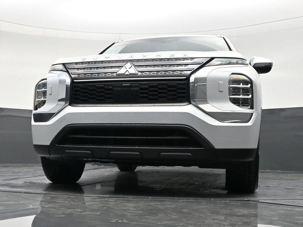 2022 Mitsubishi Outlander ES