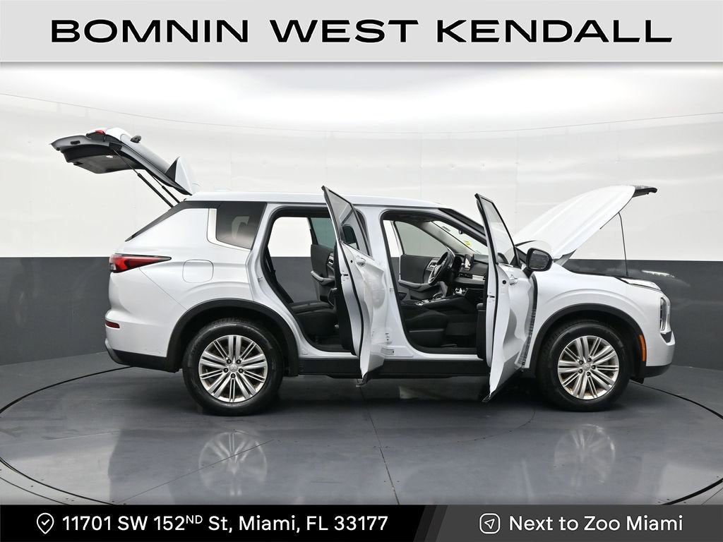 2022 Mitsubishi Outlander ES