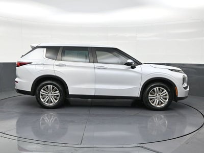 2022 Mitsubishi Outlander ES